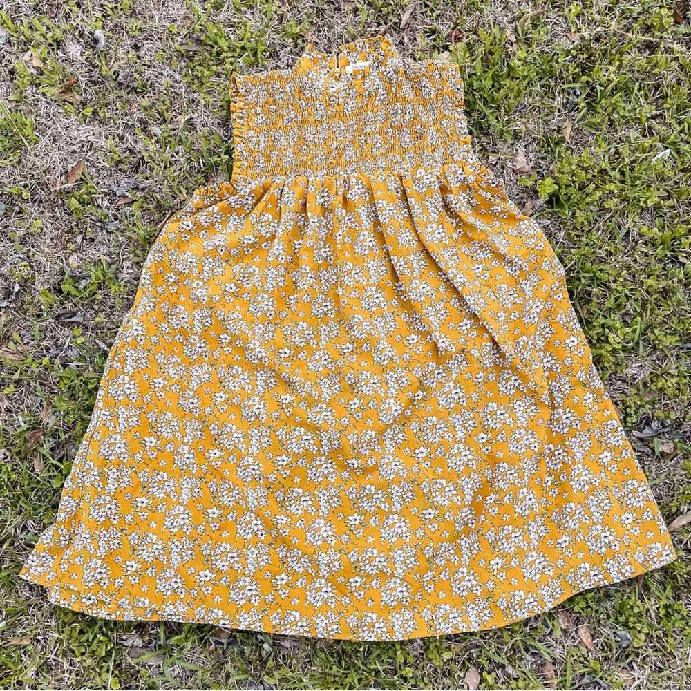 Women’s Mustard Yellow Floral Dress with pockets Size Medium Mock Turtle Neck